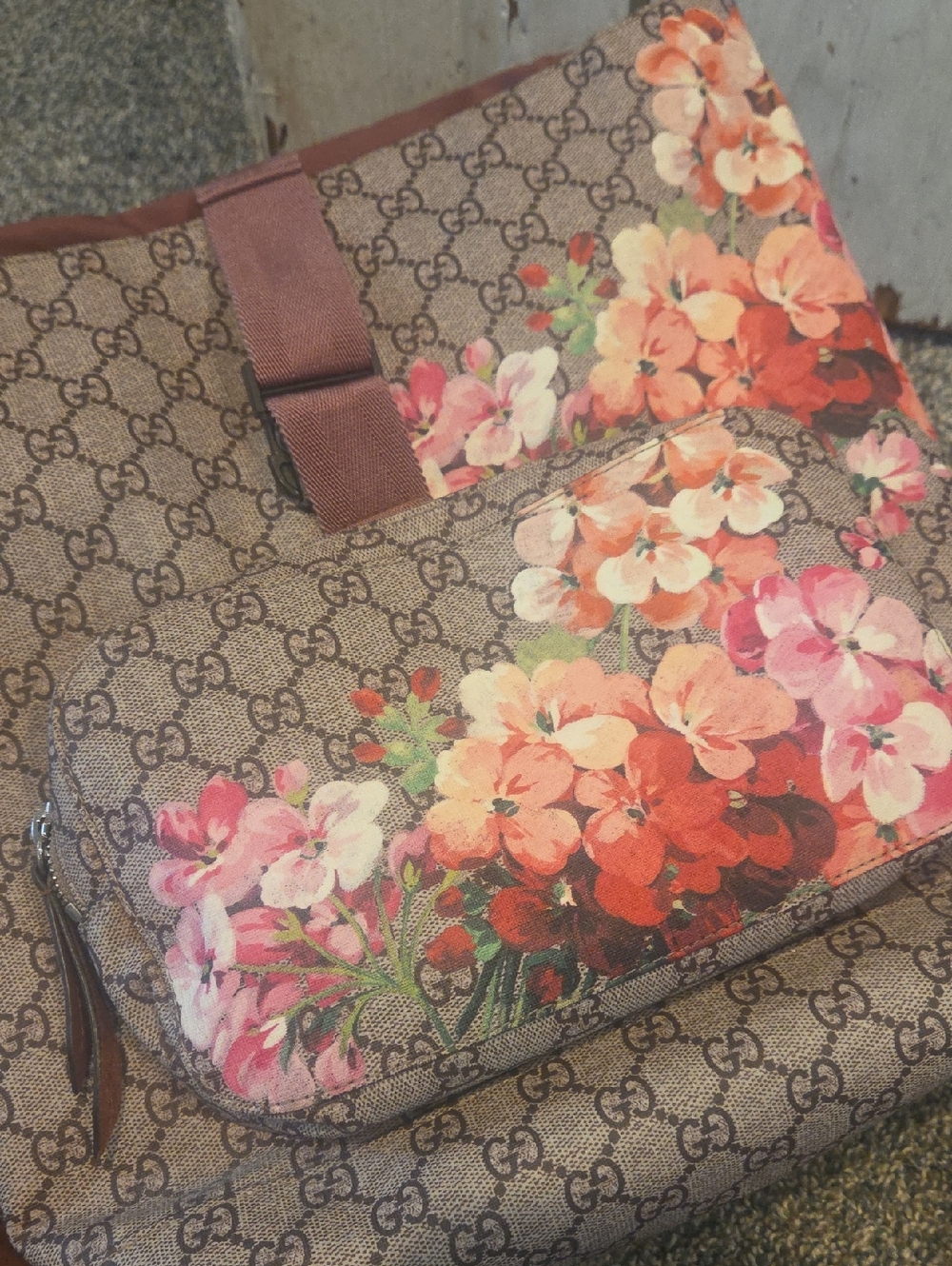 Gucci Beige Monogram Backpack with Pink and Coral Floral Print - Picture 5 of 10